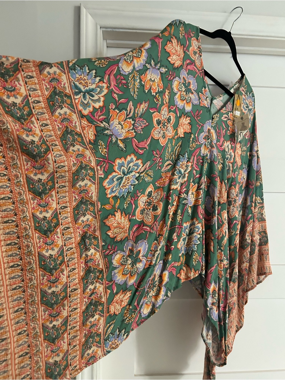 NWT size S “Easel” Boho Floral Kimono Style Blouse